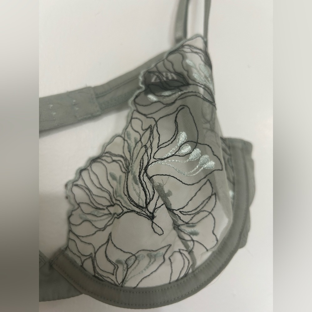 Zara Bralette - Size Small - Picture 2 of 2
